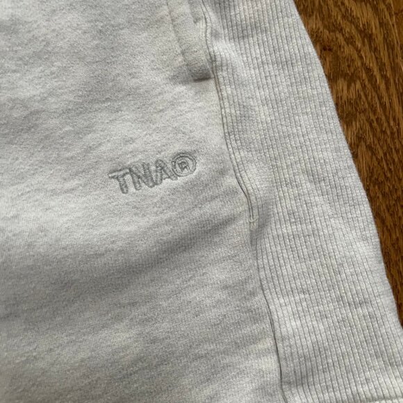 Aritzia TNA Shorts Sweatfleece COZY Boyfriend Fit Gray 2XS - Picture 3 of 4